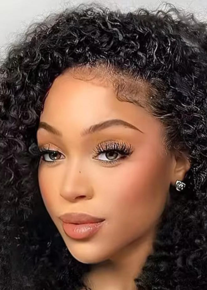 Wig brésilien curly color1 lace frontale HD